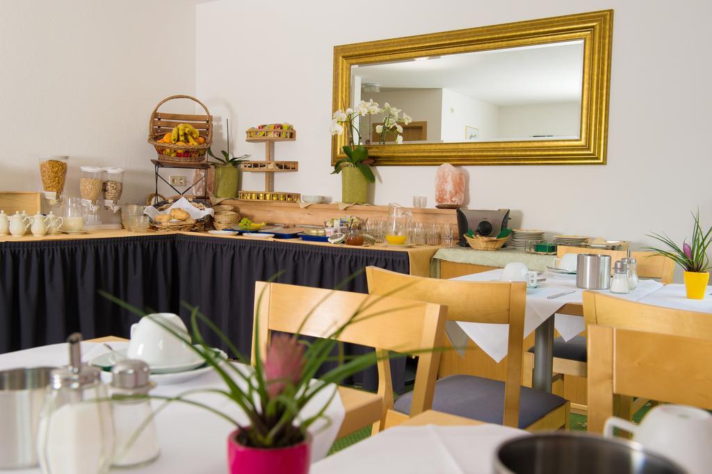 Hotel Leo Muehlhausen Екстериор снимка
