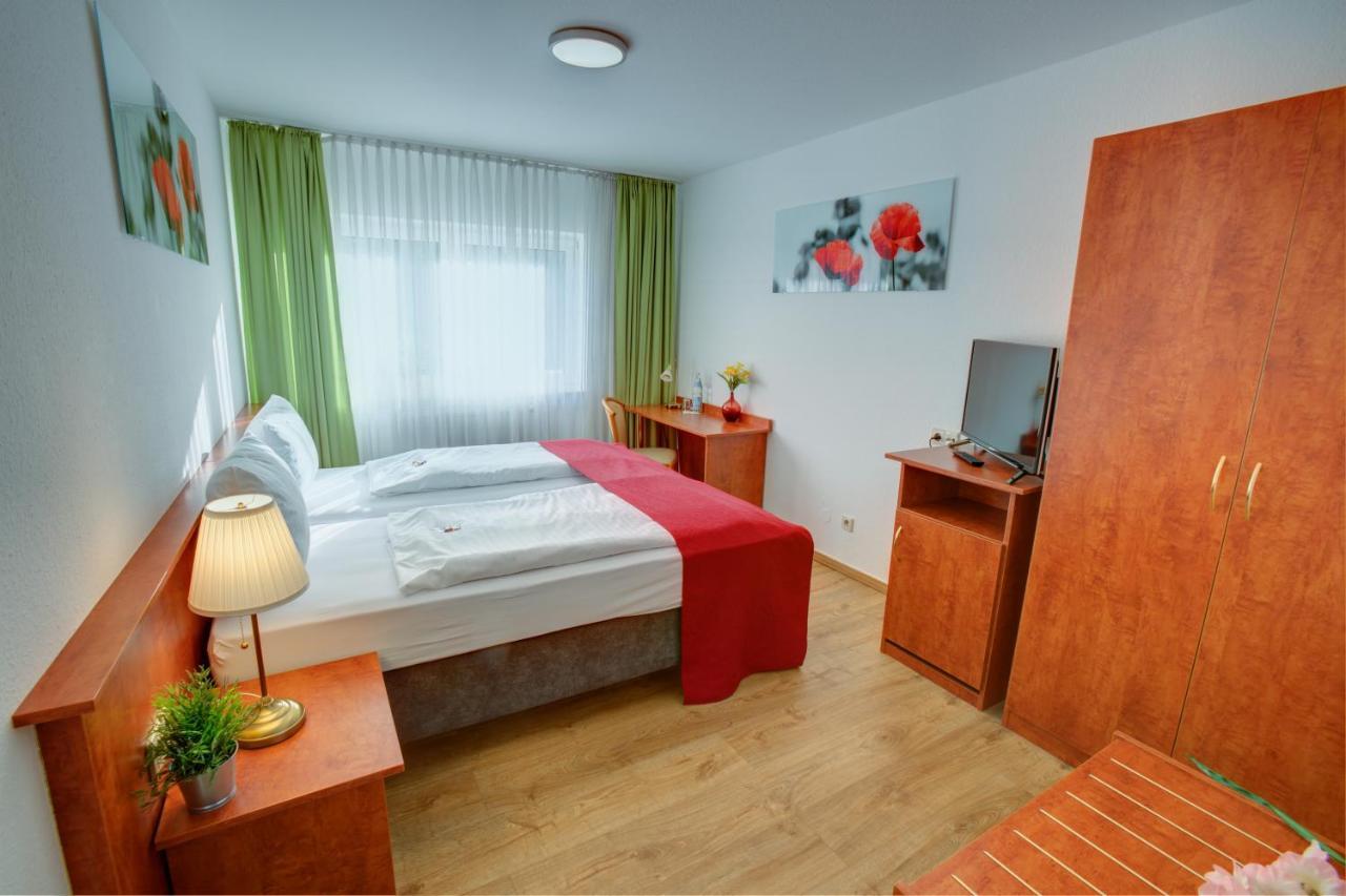Hotel Leo Muehlhausen Екстериор снимка